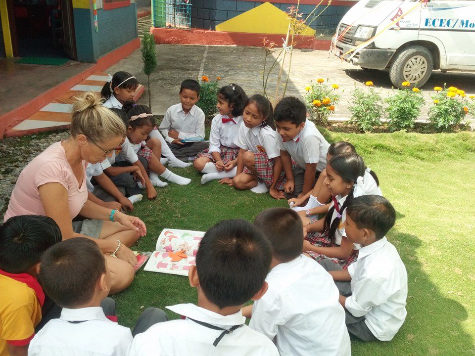 Carolein with the Montessori school children in Pokhara